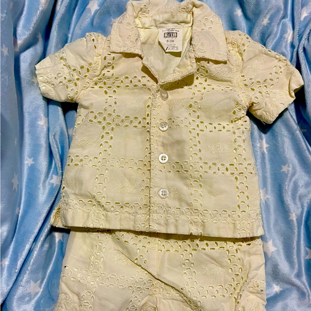 Kith baby broderie logo camp set